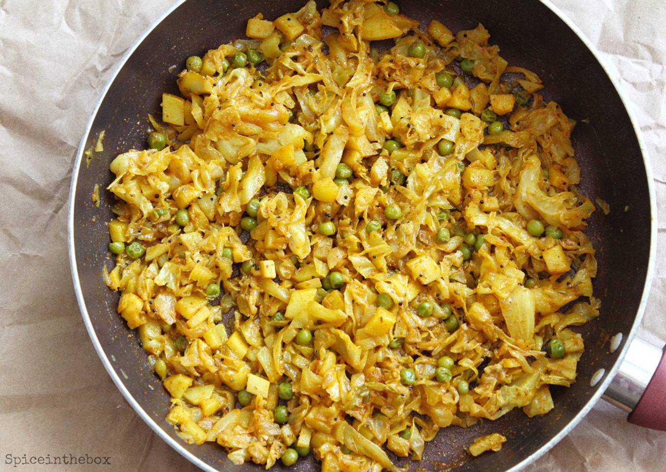 Cabbage with Fennel Seeds Curry