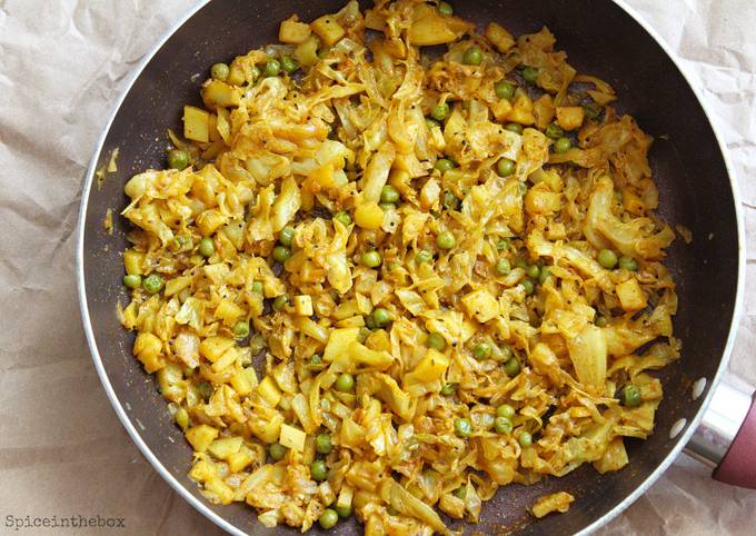 Steps to Prepare Favorite Cabbage with Fennel Seeds Curry