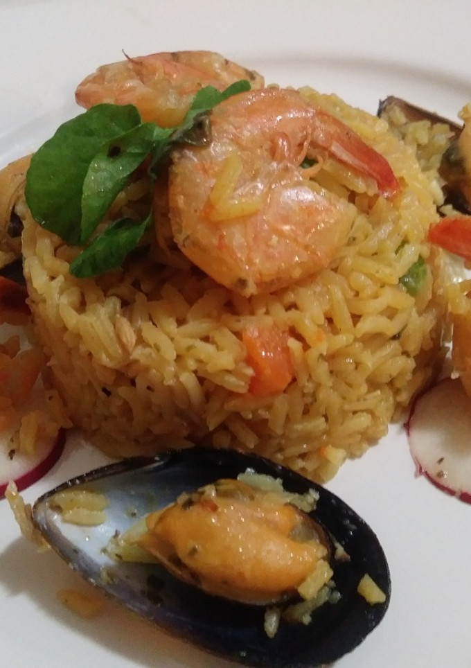 Una foto de Arroz amarillo a la Isa