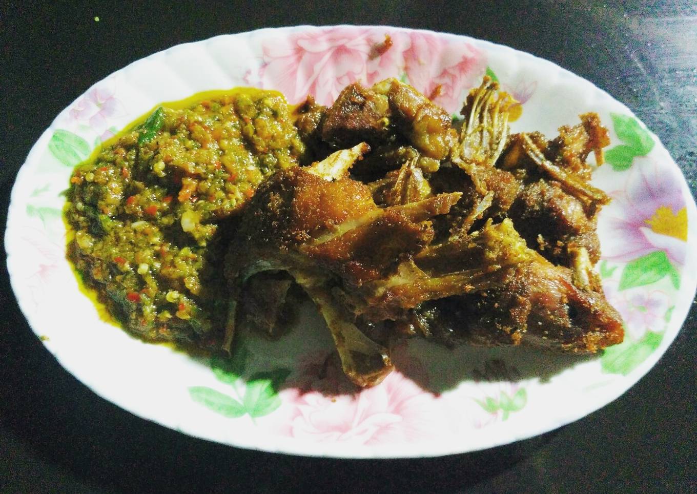 Bebek goreng sambal cabe ijo