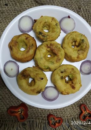 A picture of Aalu vada.