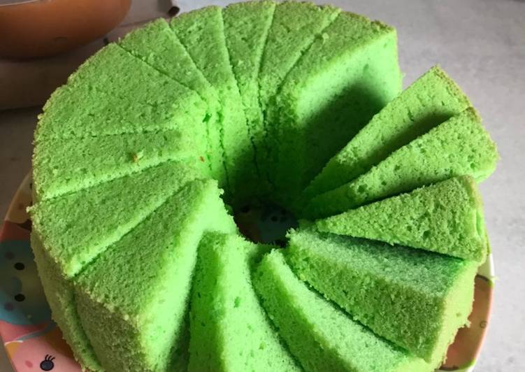 Chiffon pandan tepung beras simple dan lembut

Source : cici Shirley W