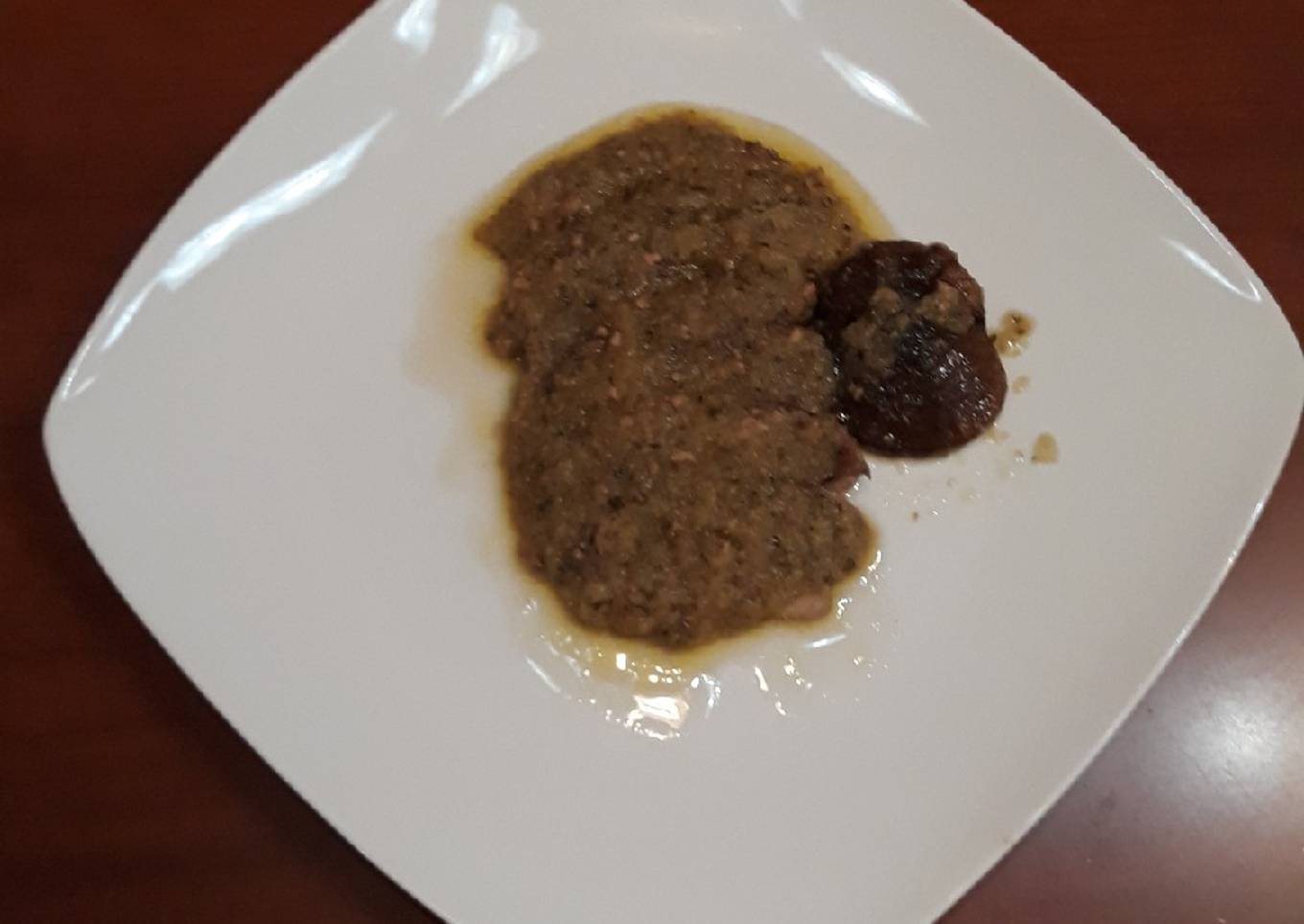 Magret de pato con salsa de manzana al foie de pato