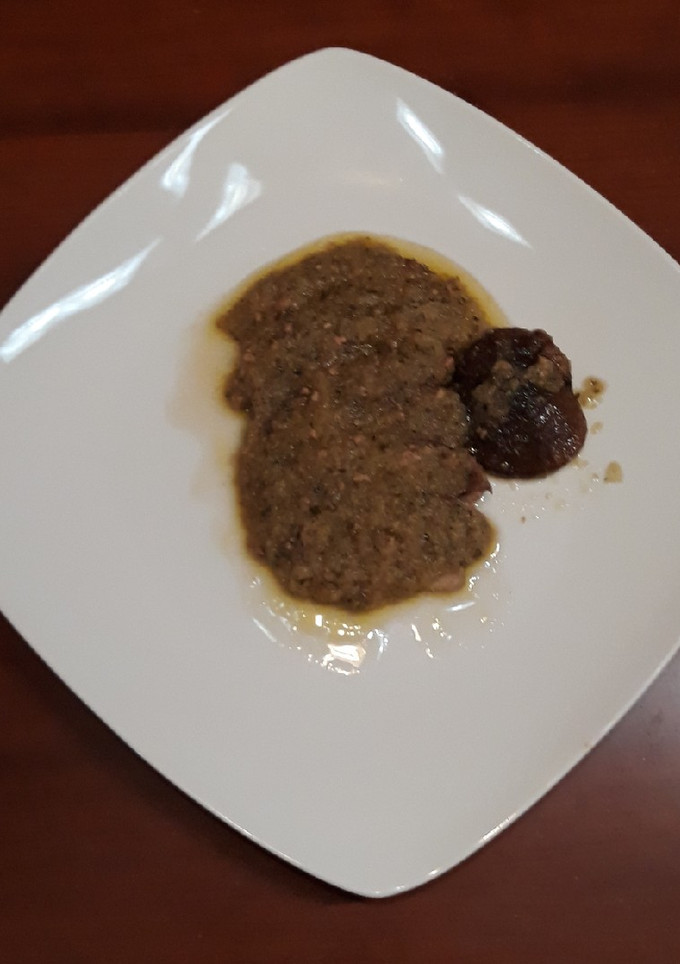 Una foto de Magret de pato con salsa de manzana al foie de pato