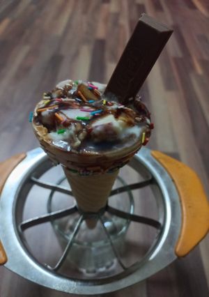 A picture of Fruit Dessert in IcecreamCone.