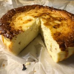 A picture of Burnt Basque Cheesecake.