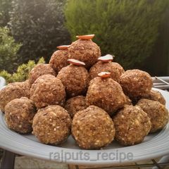 A picture of Alsi pinni or flaxseeds Laddo.