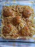 Spaghetti con albóndigas y salsa licuada