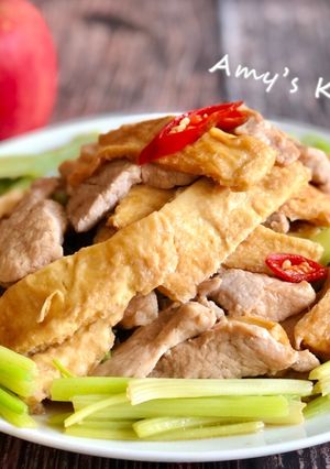 芹菜炒豆皮 的食譜成品照片