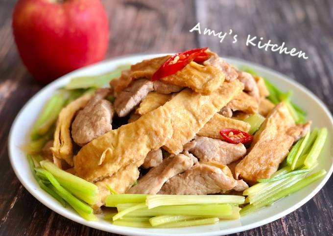 芹菜炒豆皮食譜與作法by Amy S Kitchen Cookpad