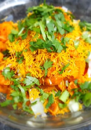 ઘુઘની (Ghugni Recipe In Gujarati) રેસીપી મુખ્ય ફોટો