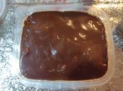 Una foto de marquesa de chocolate con crema de leche