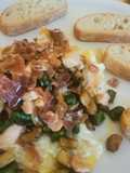Ous ferrats amb ceps, espàrrecs de marge, pernil ibèric i foie