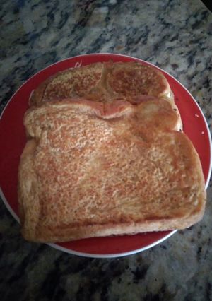A picture of French Toast.