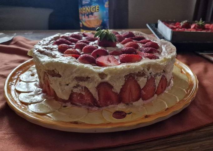 Gâteau génoise au mascarpone et fraises - Dans vos assiettes