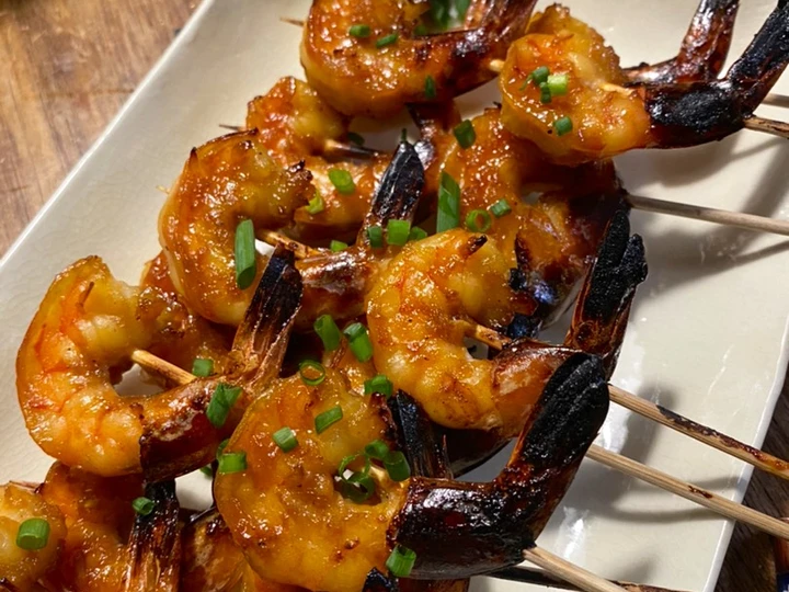 Easy Way Prepare Recipe Grilled Honey Prawns Skewers (Bali Style) that is Can Pamper Your Tongue, Addictive}