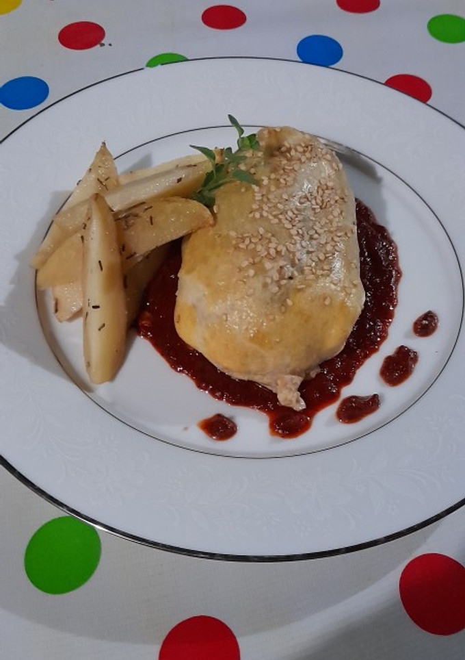 Una foto de Chile relleno hojaldrado