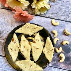 A picture of Kaju katli.