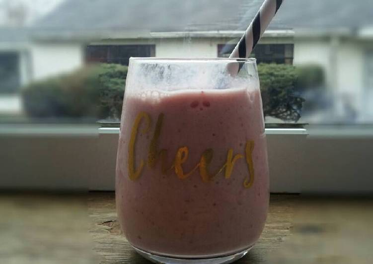 Recipe of Any Night Of The Week Strawberry and banana smoothie