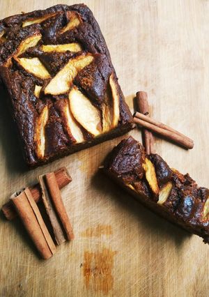 Une photo de Gâteau Paléo "Légèrement" à base de fruits et cannelle