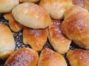 Una foto de bollos dulces