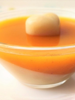 Una foto de Gelatinas con naranja y plátano (sin azúcar)