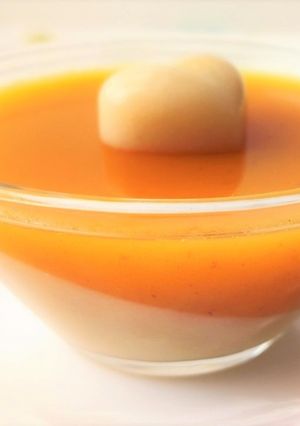 Una foto de Gelatinas con naranja y plátano (sin azúcar)