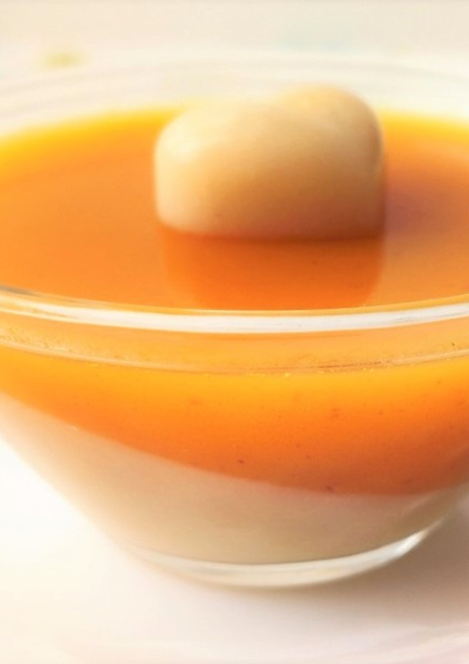 Una foto de Gelatinas con naranja y plátano (sin azúcar)