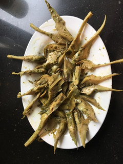 Una foto de Alcachofas al brandy, acompañamiento para carnes y pescados 🐠