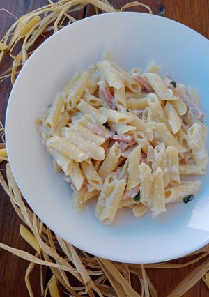 Una foto de Macarrones a la carbonara