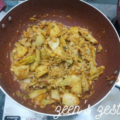 A picture of Karela Aloo.