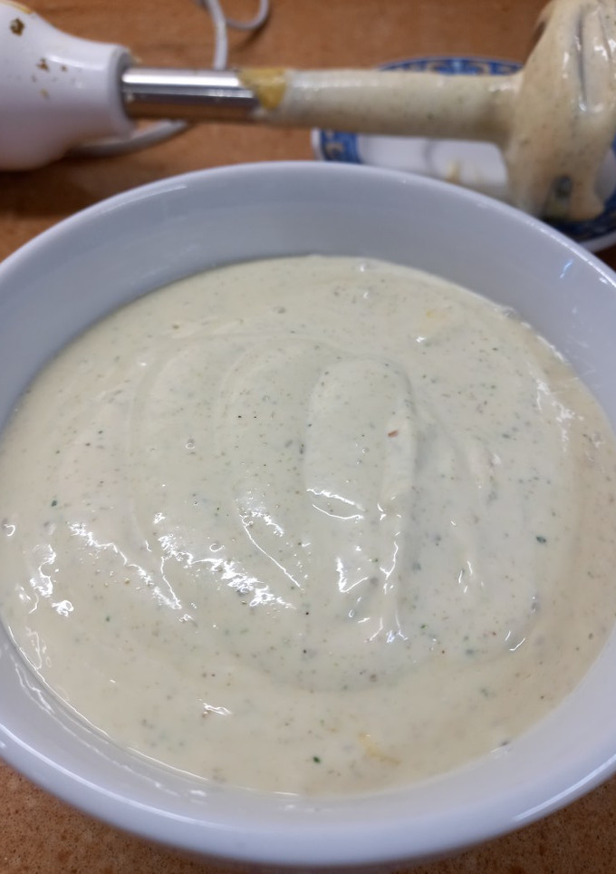 Una foto de Salsa tártara para acompañar preferentemente pescados