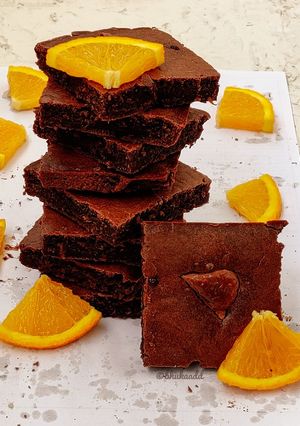 A picture of Orange chocolate brownie.