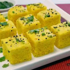 A picture of Khaman dhokla.