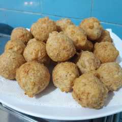 A picture of Bakso Goreng Kopong Babi Ayam Udang (non-halal).