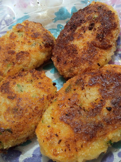 A picture of Aloo cutlets.