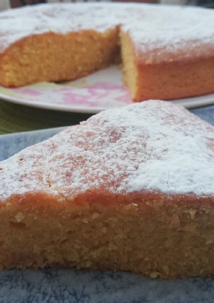 Una foto de Bizcocho de naranja con piel 🍊