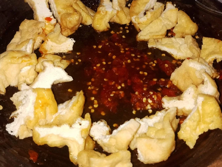 Cara Mudah Menyiapkan Resep 145. Rujak Petis Merah / olahan tahu yang Uenak Anti Ribet, Bisa Manjain Lidah