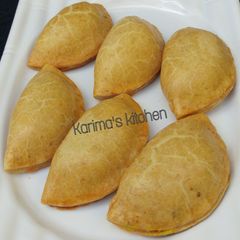 A picture of Meaty meat pie.