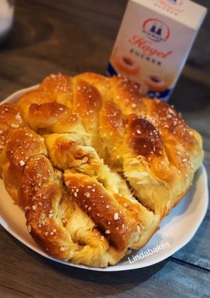 Hình của món Sugar Twister Bread.