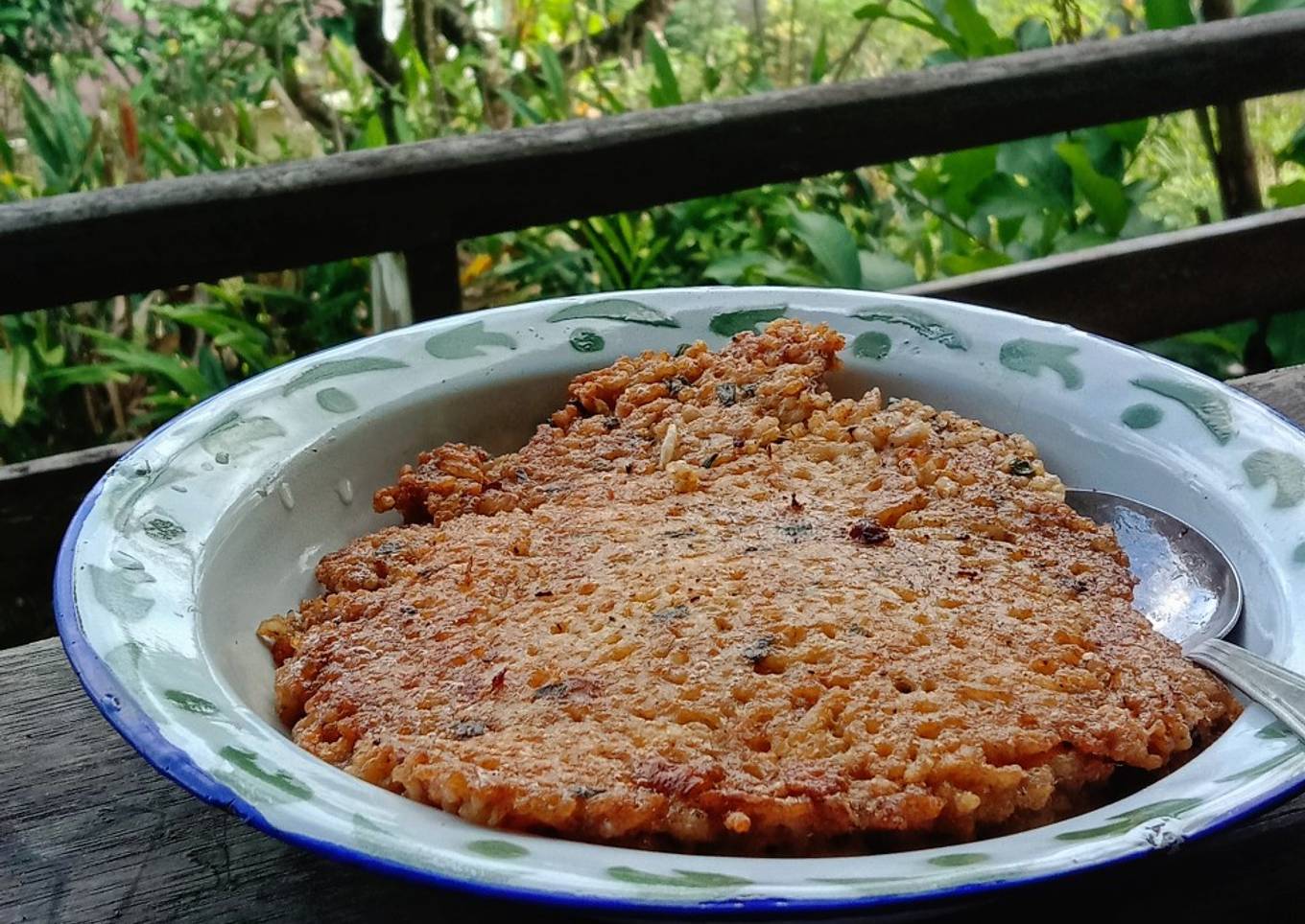 Telor dadar nasi/ omelet of rice
