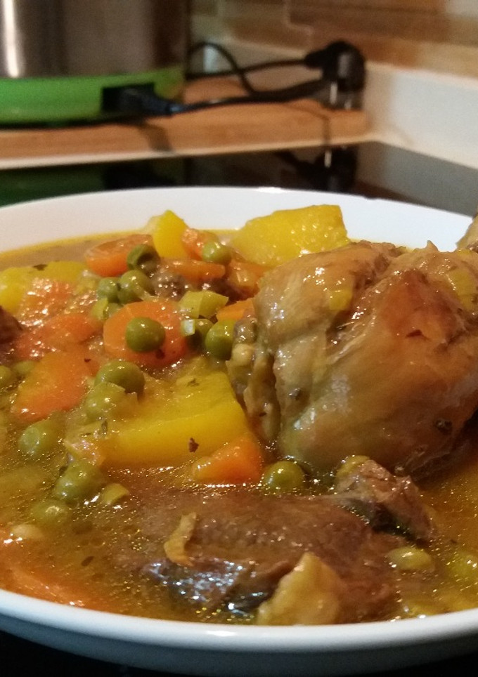 Una foto de Guiso de ternera y pollo
