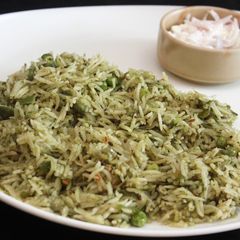 A picture of Green Pulao.
