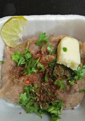 A picture of Singhade (water nuts) ki Kachari.