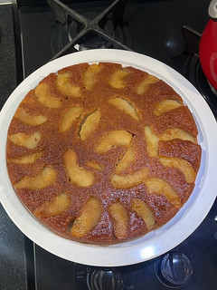 Una foto de Torta mix de frutas 🍐🍌🍎