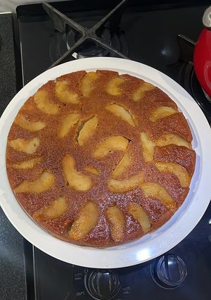 Una foto de Torta mix de frutas 🍐🍌🍎