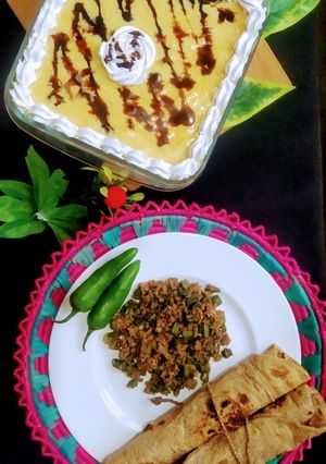 A picture of Bhindi qeema with chapati and coffee lufay😍😍😍.