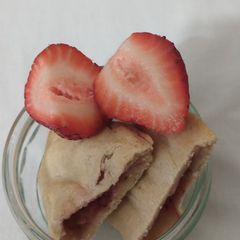 A picture of Strawberry pasty. Airfyer. Low sugar.