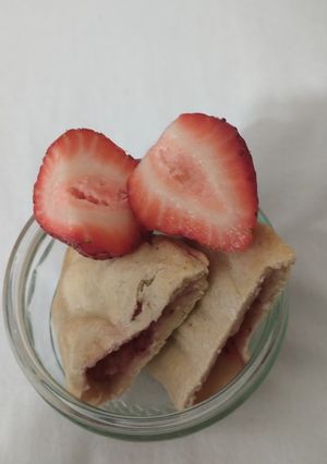 A picture of Strawberry pasty. Airfyer. Low sugar.