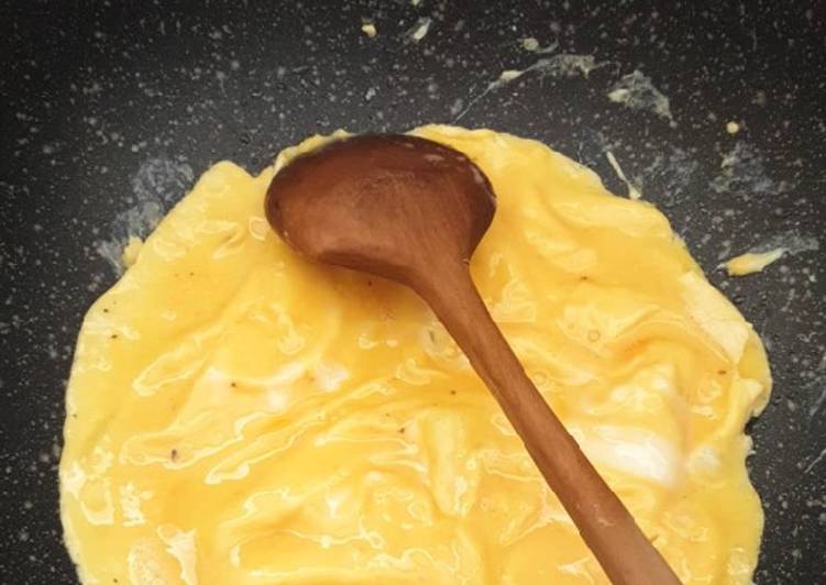 Cara Gampang Membuat Buttermilk Scrambled Egg yang Enak